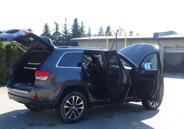 Jeep Grand Cherokee cena 75900 przebieg: 102000, rok produkcji 2018 z Białystok małe 379